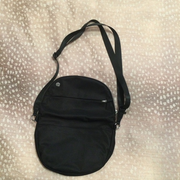 Lululemon All Night Festival Bag 5L Black Gold - Picture 3 of 4
